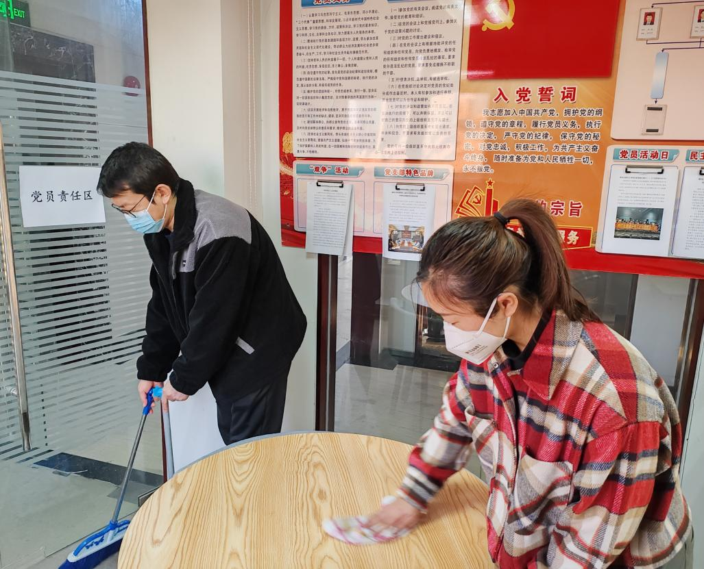 銅冠金源黨支部組織開展義務(wù)勞動(dòng)